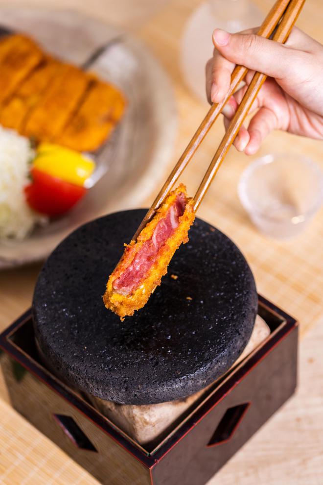 Olé精品超市匠心谱写春日有机美食PG麻将胡了2上海浦东香格里拉携手(图2)